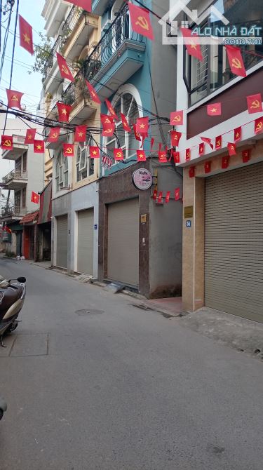 Bán gấp nhà 41m2 Phố Tư Đình, ô tô, kinh doanh,