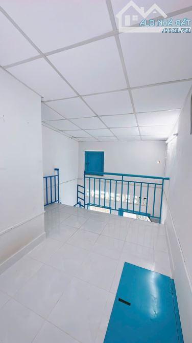 Nhà 3 tầng - Đoàn Như Hài - sd 33m2 - Ngay khu hành chính Q4. - 4