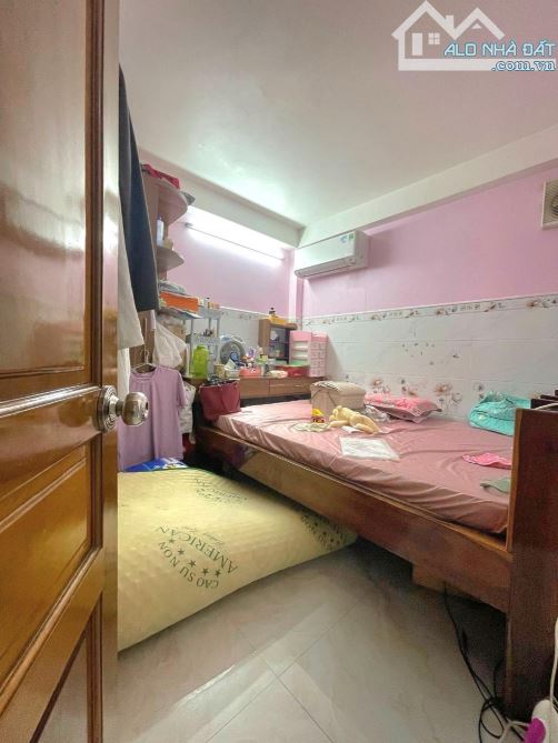 BÁN GẤP NHÀ HẺM XE HƠI 8M TÂN KỲ TÂN QUÝ . 76M2 , 4 x 19 , 3 TẦNG , 5PN . GIÁ NHỈNH 8TỶ - 4
