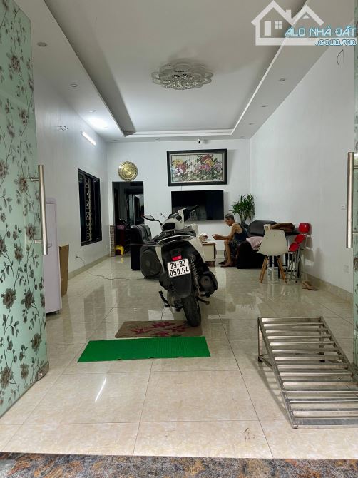 CẦN BÁN GẤP NHÀ KHƯƠNG TRUNG THANH XUÂN HÀ NỘI NHÀ 91m2 - 5