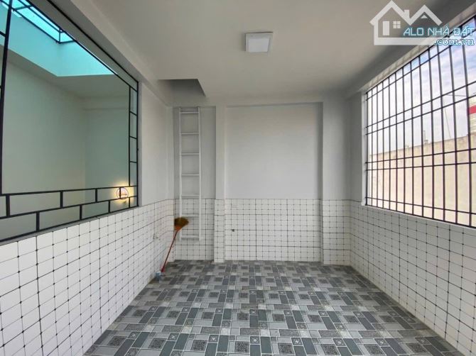 Bán dãy nhà 4 tầng xây mới-miếu hai xã-lê chân- giá ( 3,55- 3,8 tỷ ), 40m2- 45m2 - 5