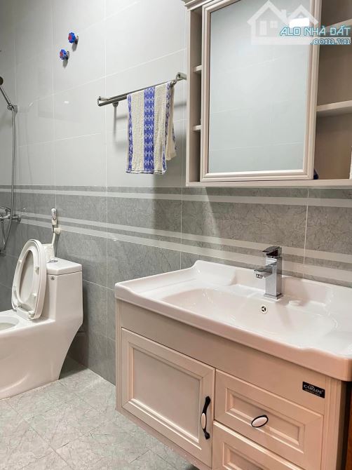 TIN NÓNG BÁN GẤP NHÀ PHỐ MỚI 3PN 3WC GẦN CẦU TRÀM – LONG AN – 103M² – GIÁ 2 TỶ 370 – SHR – - 5