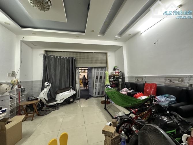 HẺM XE HƠI VÀO NHÀ - NGANG KHỦNG  5M - 5