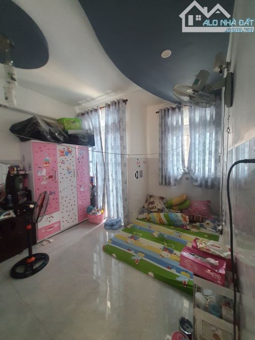 🏡 BÁN NHÀ HIẾM - VỊ TRÍ ĐẸP - SÂN RỘNG XE HƠI ĐẬU CỬA- NỞ HẬU- TƯƠNG LAI 2 MẶT TIỀN - 5