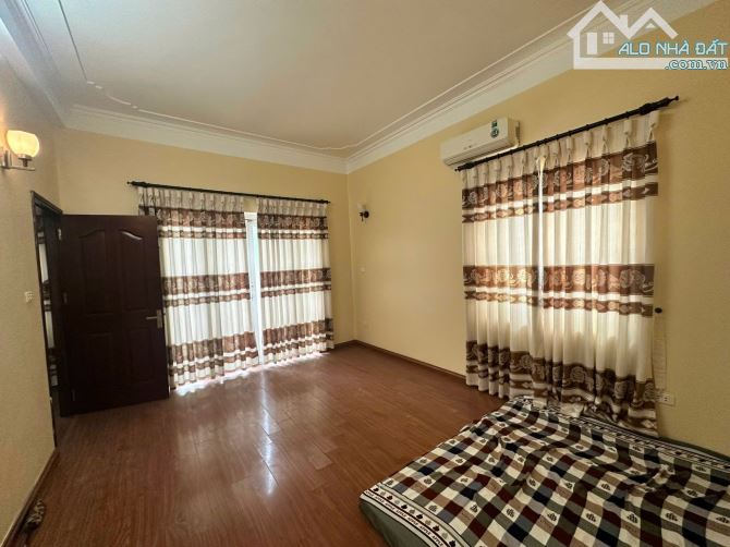 Cho thuê nhà Biệt Thự Nguyễn Văn Linh, Long Biên - Khu cán bộ TW đảng, Vỉa hè, Ô tô tránh - 5