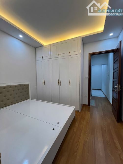 Ô TÔ CÁCH NHÀ 20m CẠNH CIPUTRA 52m MT4m NHÀ 5 TẦNG 8 Ty6 - 5