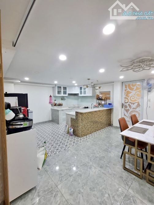BÁN NHÀ 5 TẦNG NGUYỄN KIỆM - 120M2 - CHỈ 14 TỶ TL - Ô TÔ ĐỖ CỬA - 5