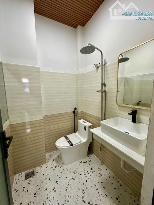 Bán Nhà 3 Tầng, P6 Quận 8, Hẻm 4,5m, DT: 3,5*11 - Nở Hậu, 4PN, Không QH, Giá 4,xTỷ - 5