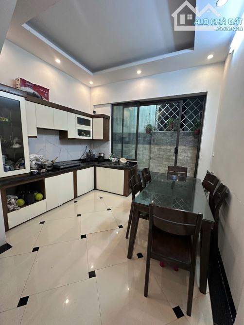 Bán nhà đường bờ Sông Sét ô tô đỗ cửa, ngõ thông, nội thất đẹp, 45m 5 tầng chỉ 9.5 tỷ - 5