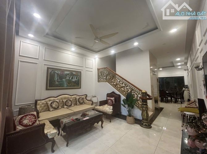 BÁN NHÀ 4 TẦNG ĐƯỜNG RỘNG 16m , GẦN BIỂN , FULL NỘI THẤT , GIÁ 14 tỷ 500 triệu - 5