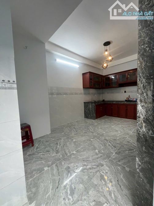 Nhà 3 tấm góc 2mt khu VIP mã lò,hương lộ 2 - 5