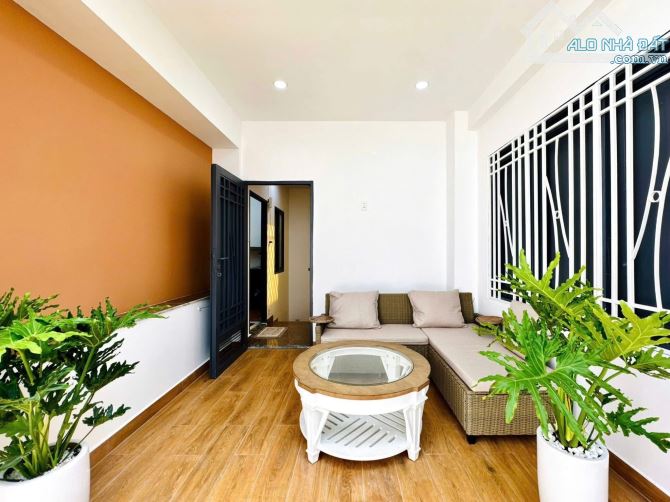 Bán Nhà Quận 3 - Hẻm Xe Hơi - Sát Mặt Tiền - 4 Tầng - Full Nội Thất  - Chỉ 8.X Tỷ TL - 5