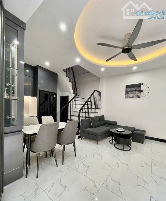SIÊU PHẨM NHÀ ĐẸP YÊN NỘI- FULL NỘI THẤT XỊN - Ô TÔ VF3 ĐỖ CỬA - NGÕ THÔNG-CÁCH 1 NHÀ RA Ô - 5