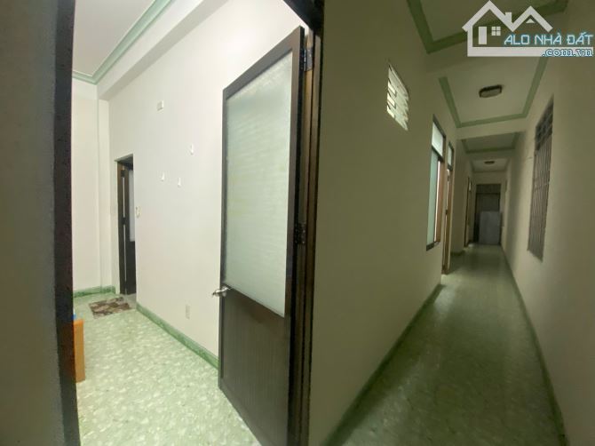 Cho thuê nhà nguyên căn 3 tầng ngay vòng xoay Hoàng Diệu, cách biển 700m, 5pn, 6wc giá rẻ - 5