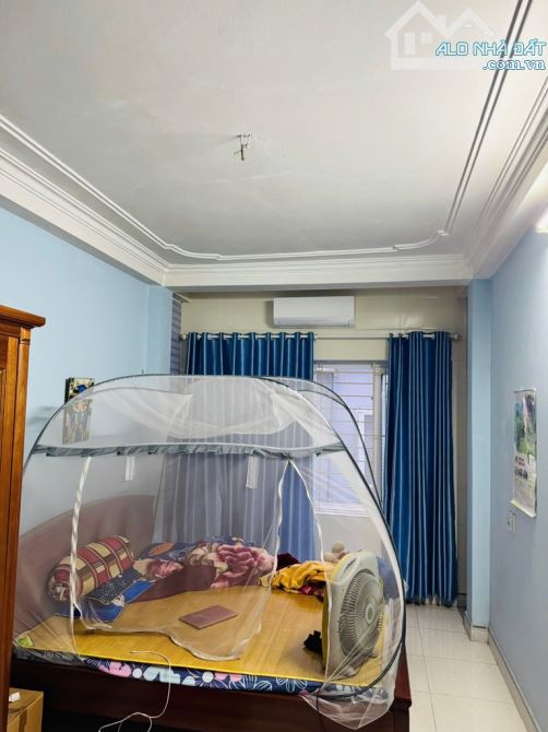 Bán nhà phố Đức Giang 45m2- 4 tầng, dân xây,ô tô tránh, gần chung cư An Quý Hưng - 5