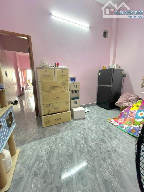 BÁN GẤP NHÀ HẺM XE HƠI 8M TÂN KỲ TÂN QUÝ . 76M2 , 4 x 19 , 3 TẦNG , 5PN . GIÁ NHỈNH 8TỶ - 5