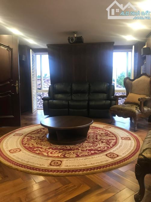 Bán Biệt Thự Dịch Vọng Siêu Sang - Đường lớn 4 Ô tô tránh - 336,3m2 * 4T + 1 hầm - 98 tỷ - 5