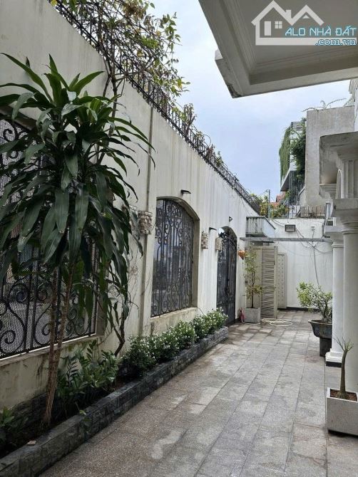 Biệt thự Khu D2D - Phường Thống Nhất.   - Diện tích: 16m x 18m = 288m2 - DTXD 8m x 18m& DT - 6