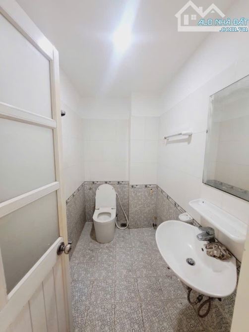 Quận 11-Nhà đẹp-Hẻm ô tô 6M-Gần CV Đầm sen-Sát MT Hoà Bình-P5-54m2-4x14-4tầng-6PN - 6