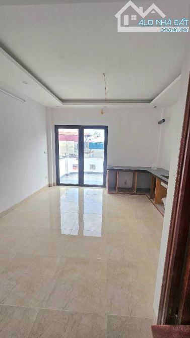 Bán nhà Kim Giang. 6 tầng - thang máy - mặt ngõ Ô tô - đất vuông - nở hậu. - 6