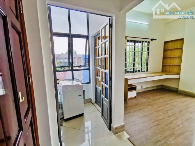 CHDV - 8 Phòng - Hẻm xe hơi - Trần Thái Tông - 4 tầng - Giá 8 tỷ - 6