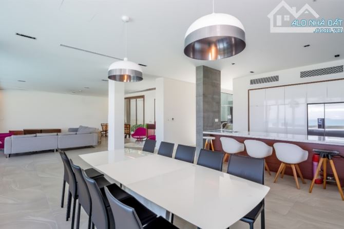 CHO THUÊ BIỆT THỰ  VIEW BIỂN- 1.000 M² - 6 PN - GIÁ 11.000 đô la/ tháng - 6