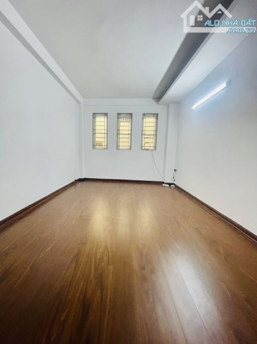 🪸 NHÀ ĐẸP LÔ GÓC - HOÀNG QUỐC VIỆT CẦU GIẤY  - 40M2 - 5 TẦNG - GẦN PHỐ - GIÁ 9 TỶ HƠN - 6