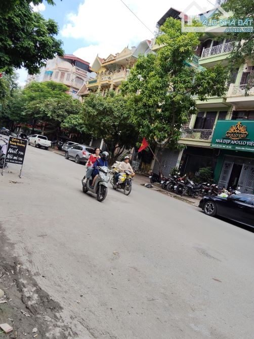TRUNG TÂM HOÀNG MAI -  PHỐ ĐẠI TỪ - KĐTM ĐẠI KIM - NGÕ NÔNG GẦN Ô TÔ.11.8 TỶ - 6