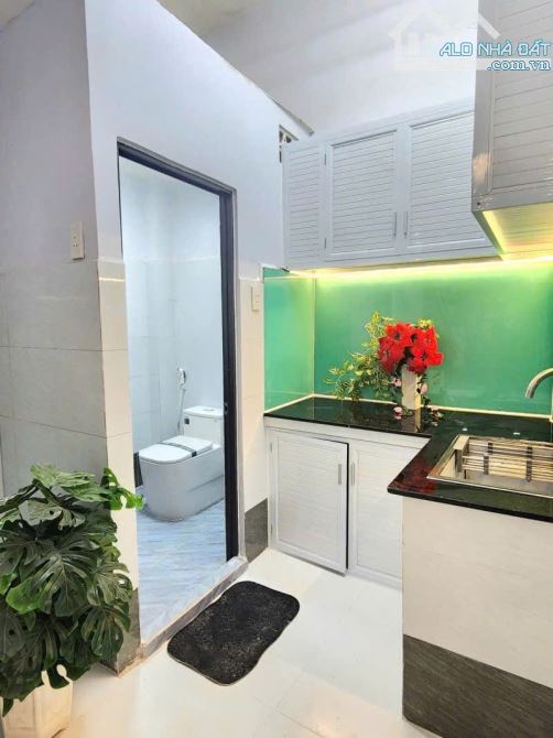 TÙNG THIỆN VƯƠNG QUẬN 8 KẾ BÊN Q5, 4 TẦNG 5PN MỚI TINH NHỈNH 4 TỶ - 6
