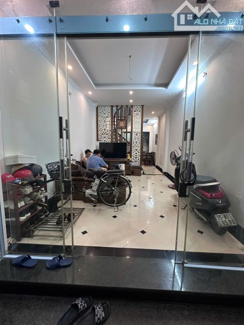 Bán nhà đường bờ Sông Sét ô tô đỗ cửa, ngõ thông, nội thất đẹp, 45m 5 tầng chỉ 9.5 tỷ - 6