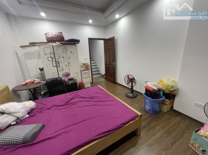 7.1 tỷ - nhà Thạch Bàn - ô tô đỗ cửa, vào nhà - 10m ra ô tô tránh - dân xây cực đẹp - 6