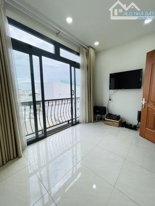 Thống nhất . HẺM 🚘 . 4 TẦNG BTCT. 32M2 . 5PN. SỔ A4 . KO QUY HOẠCH . KO LỘ GIỚI . - 6