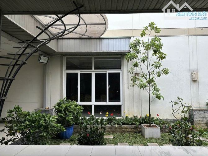 Biệt thự Khu D2D - Phường Thống Nhất.   - Diện tích: 16m x 18m = 288m2 - DTXD 8m x 18m& DT - 7