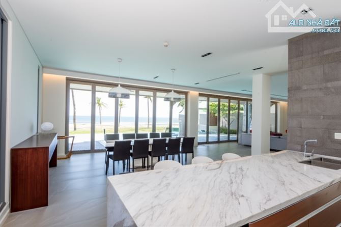 CHO THUÊ BIỆT THỰ  VIEW BIỂN- 1.000 M² - 6 PN - GIÁ 11.000 đô la/ tháng - 7