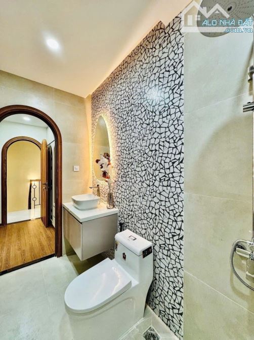 BÁN NHÀ TRẦN HUY LIỆU P11 PHÚ NHUẬN, 61M2, 3 TẦNG, 3 PN, SÂN ĐỂ XE, GIÁ CHỈ 7.68 TỶ - 7