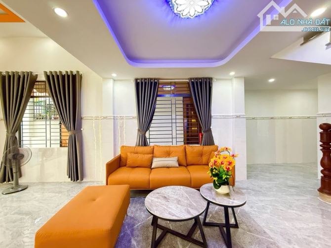 SIÊU PHẨM NHÀ 2 TẦNG FULL NỘI THẤT KIỆT TÔN ĐẢN - GẦN BẾN XE, BV - CHỈ 3.99 TỶ - 7