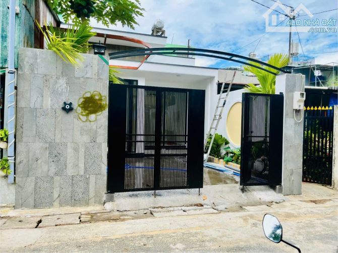 Bán nhà 2tâng ngang 6m sat mặt Nguyễn thị nuôi. Quốc lộ 22 hóc môn  chỉ 5.5tỷ - 7