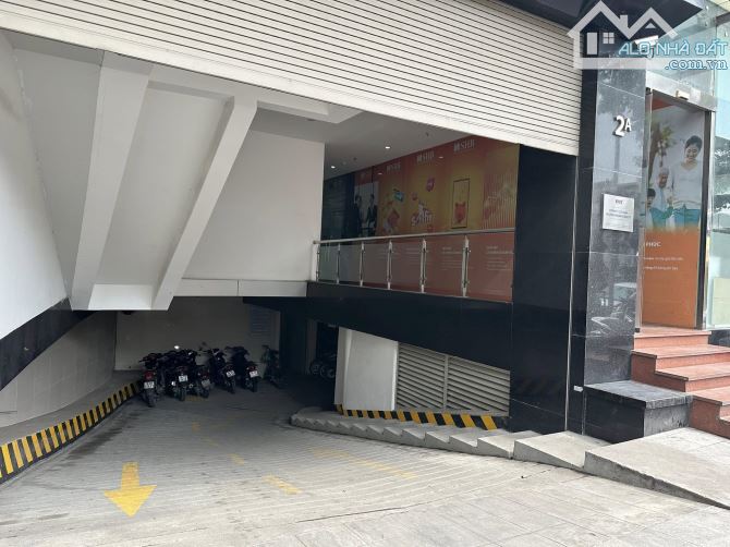Bán toà văn phòng hạng B lô góc 2 mặt phố- Phố Huế- Đại Cồ Việt- 525m2- 12 tầng giá 5XX tỷ - 7