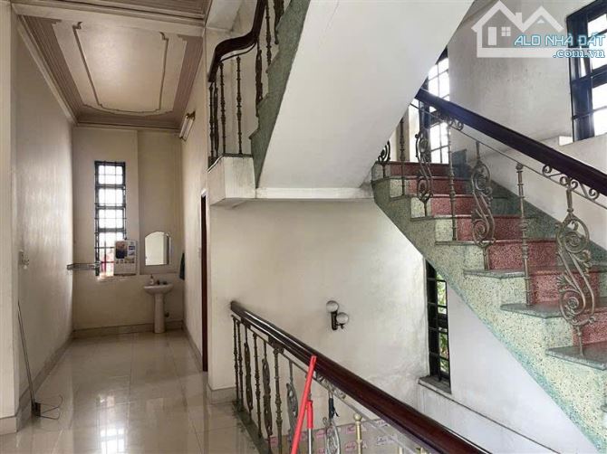 Bán Gấp Biệt Thự Mặt Tiền Đường Số 1  P13 Gò Vấp  14x20m có thể tách thành 3 lô  Giá 21 tỷ - 7