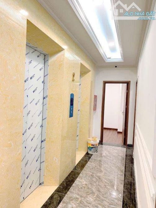 Bán tòa CHDV đường Trần Thái Tông - DT 302m2 - 9 tầng - Doanh thu 600 triệu/tháng. - 7