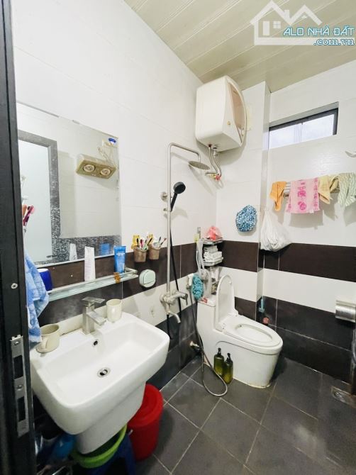 6,4 Tỷ nhà Thạch Bàn, diện tích rộng 51,8m2, dân xây, lô góc, 04 phòng ngủ, - 7