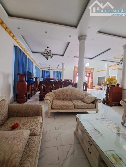 BIỆT THỰ SÂN VƯỜN NGUY NGA – 1.300M² – FULL NỘI THẤT ĐẲNG CẤP - 8