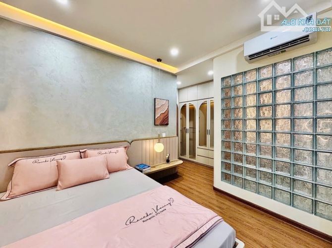 Nhà đẹp 3PN - 46m2 x 3 tầng + sân 15m2 - Hẻm thông thoáng Huỳnh Văn Bánh - Trần Huy Liệu - 8