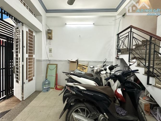 BÁN NHÀ HẺM XE TẢI TRẢI NHỰA P.5 PHÚ NHUẬN, NỞ HẬU - 40M2, 3T - Đ. HOÀNG HOA THÁM - 7.6 TỶ - 8