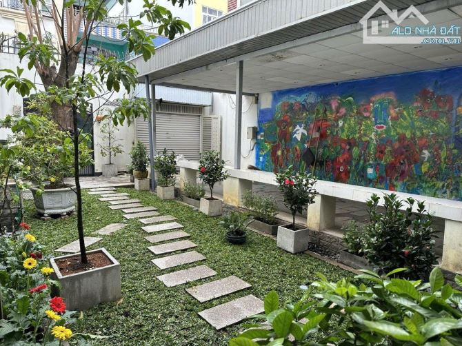Biệt thự Khu D2D - Phường Thống Nhất.   - Diện tích: 16m x 18m = 288m2 - DTXD 8m x 18m& DT - 9