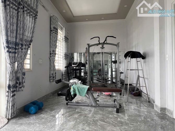 Biệt thự 3 tầng Mặt tiền đường TRƯƠNG THỊ HOA phường TTH Q12, dt 165m2 (6,6mx25m) Đường10m - 9
