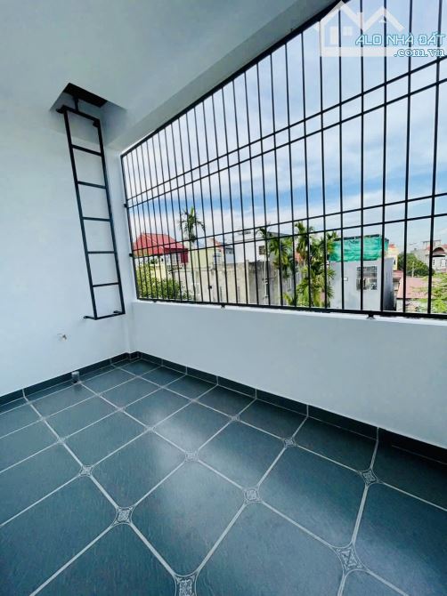 Bán căn nhà 3 tầng xây độc lập oto đỗ tận của tại Quỳnh Hoàng Nam Sơn - 9