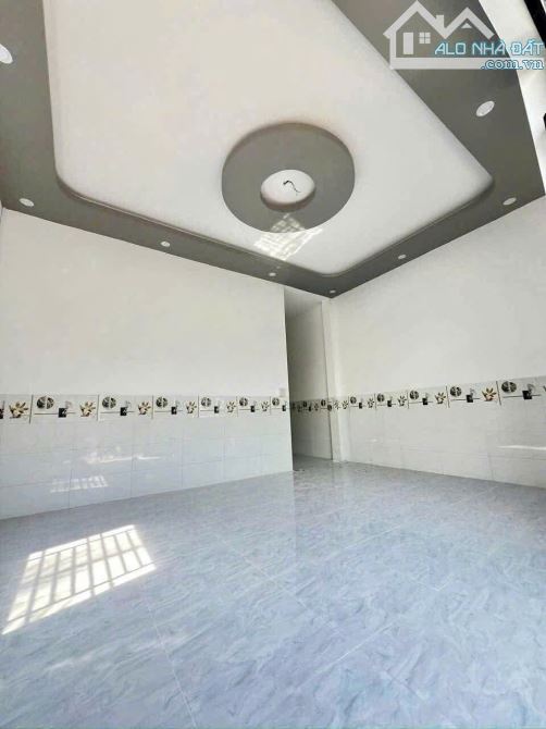 Bán gấp căn nhà ở Nguyễn Văn Ni -Thị Trấn Củ Chi. DT 159m2, Giá chỉ có 1 tỷ 120. Sổ Hồng R - 9
