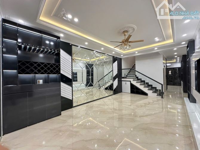 Bán nhà khu phân lô cao cấp Tuyến 2 Quán Nam 92m² x 5T Thang Máy ; MT: 4.6m - 9