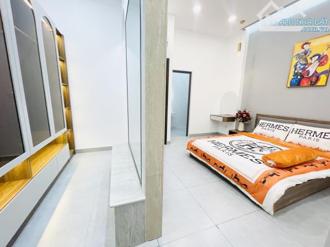 ✨ NHÀ 3 TẦNG ĐẸP – QUẬN 7 – GIÁ CHỈ 6.79 TỶ  📍 Gần Quận 1 & Quận 4 – Vị trí vàng - 9